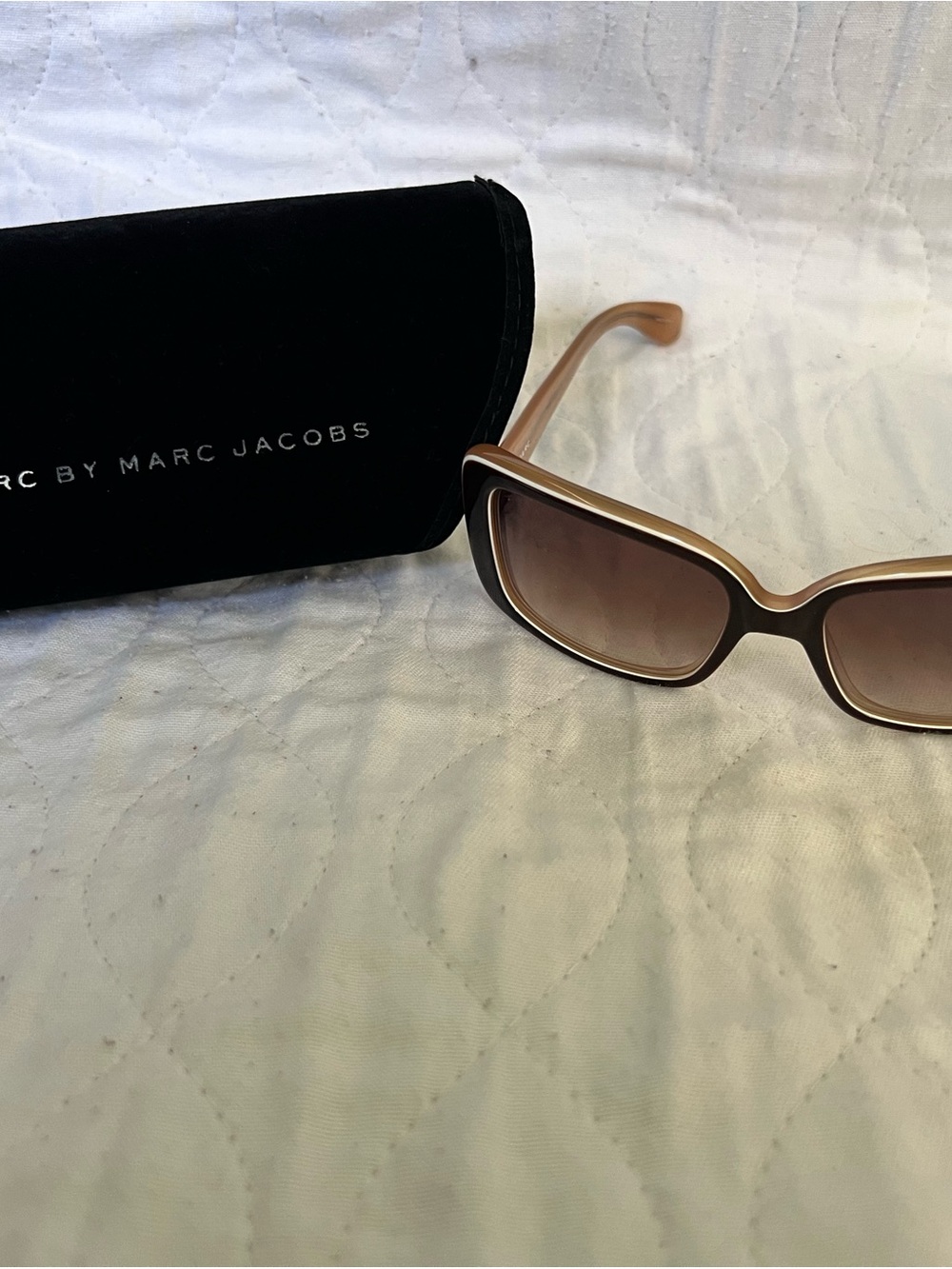 Marc By Marc Jacobs Two-Tone Brown Sunglasses with Gradient Lenses with Case